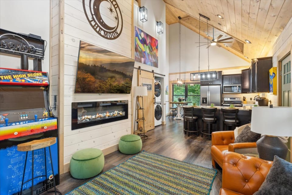 Fly Me to the Moon Chalet in Gatlinburg