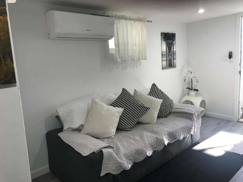 25-30 mins to Times Sq! Apartment in Queens