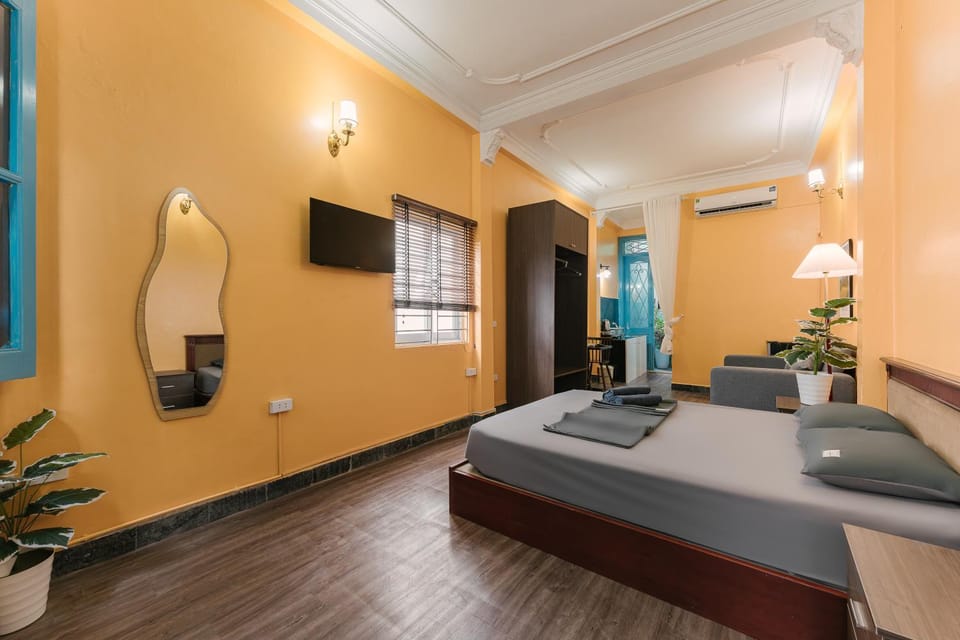 TV and multimedia, Photo of the whole room, Bedroom