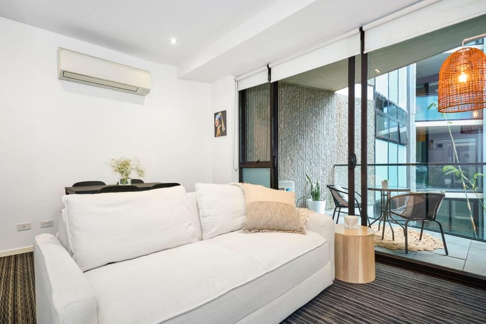 St Kilda Happy Hideaway Apartment in Saint Kilda