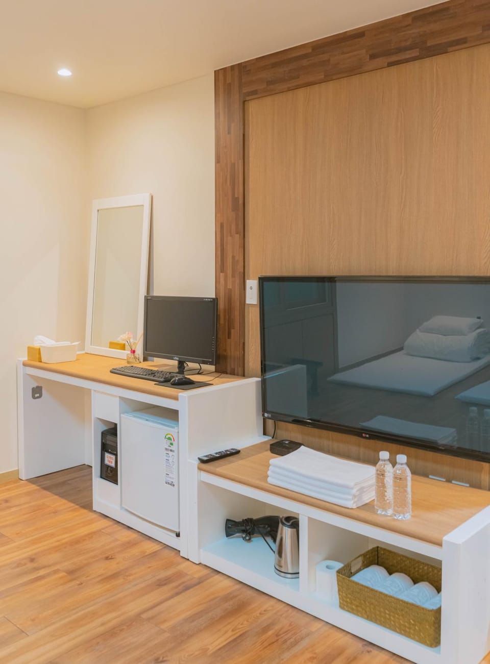 TV and multimedia, Evening entertainment, hair dresser