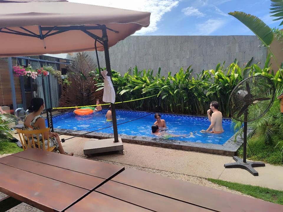Swimming pool