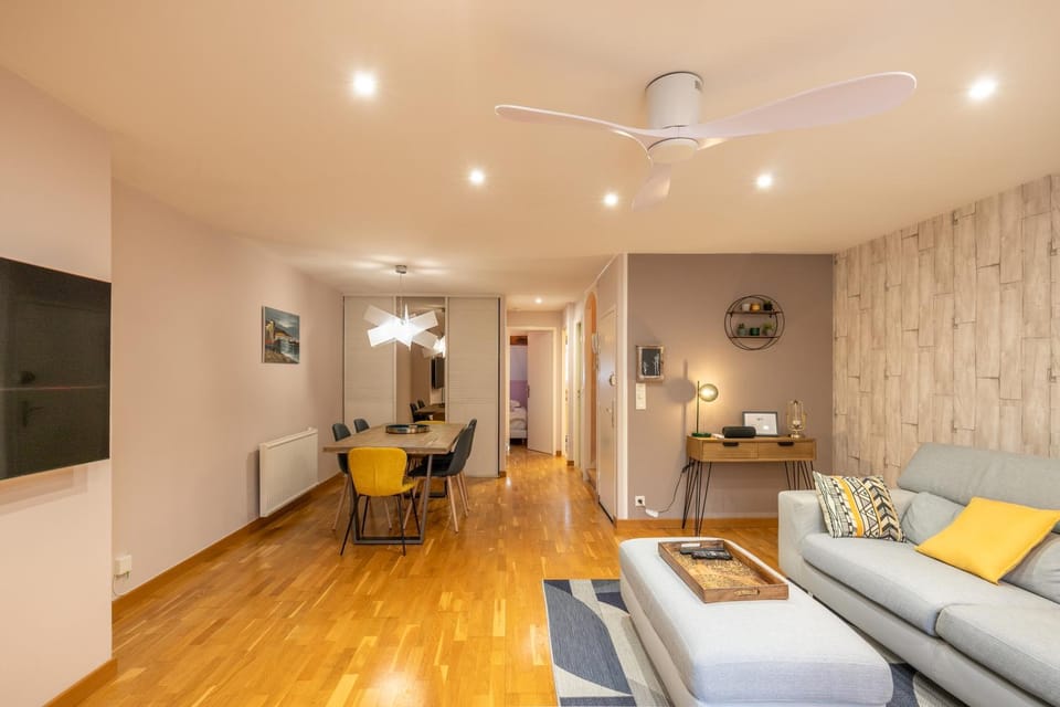 Ultra centre, 2 Ch, 2 SDB, Blois Apartment in Blois