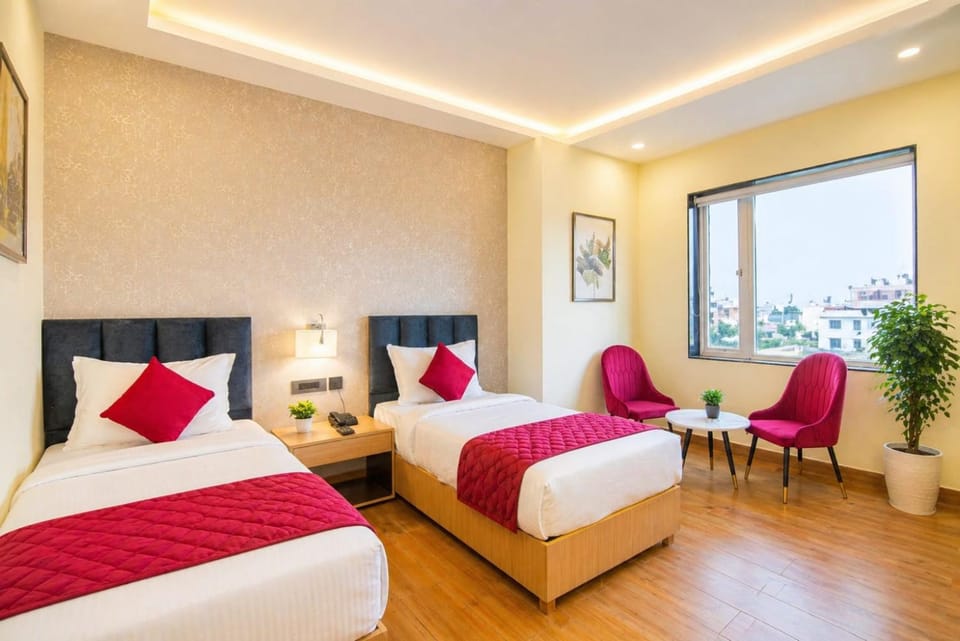 Bed, Photo of the whole room, Seating area