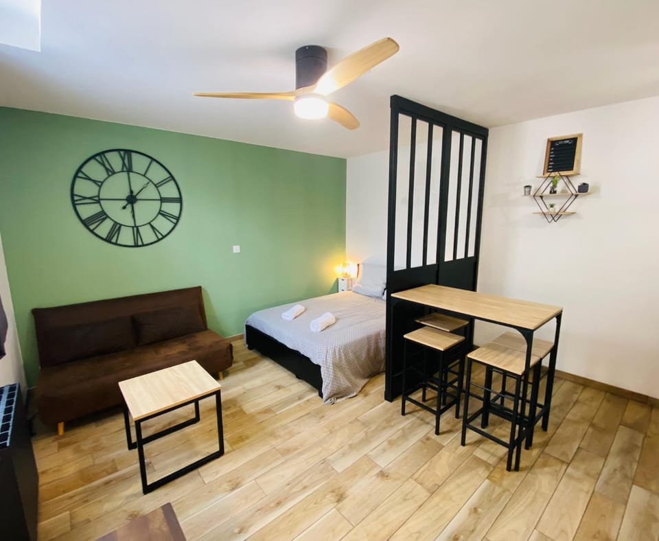 Les COCONS STUDIEUX - Studios tout équipé- Quartier Lahitolle Apartment in Bourges