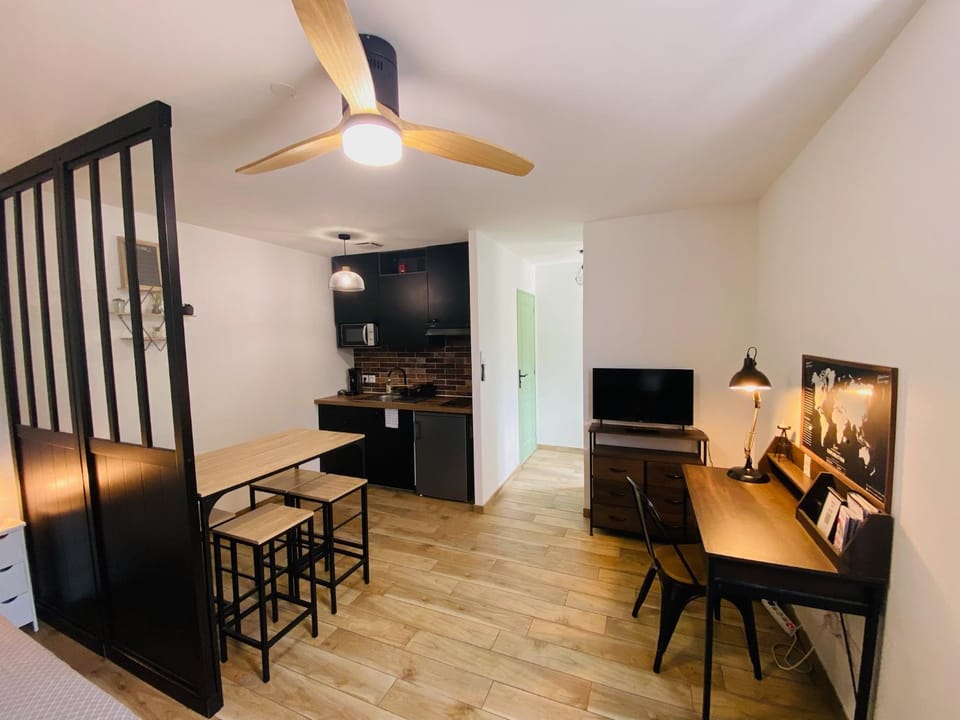 Les COCONS STUDIEUX - Studios tout équipé- Quartier Lahitolle Apartment in Bourges