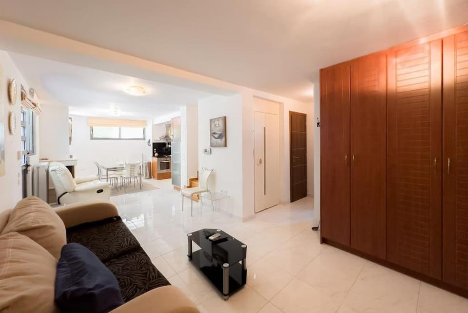 Luxury Holiday Home near the Sea House in East Attica Regional Unit, Greece