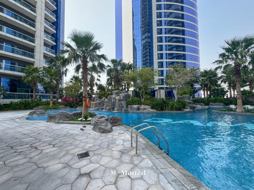 Property building, Day, Garden, Pool view, Swimming pool