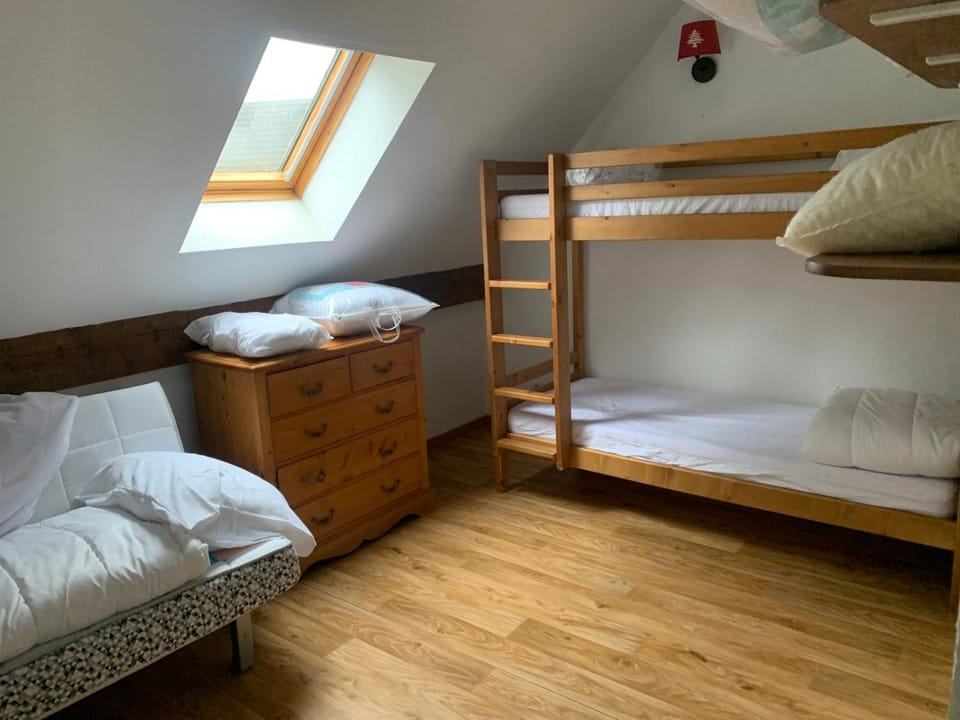 Bed, Bedroom, bunk bed