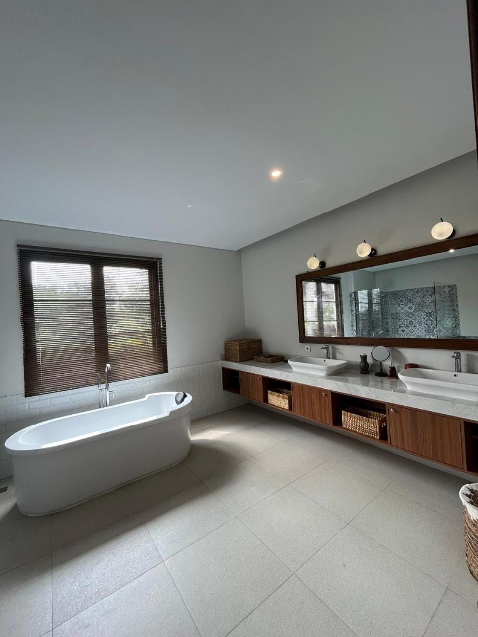 Bathroom, Photo of the whole room, Bath