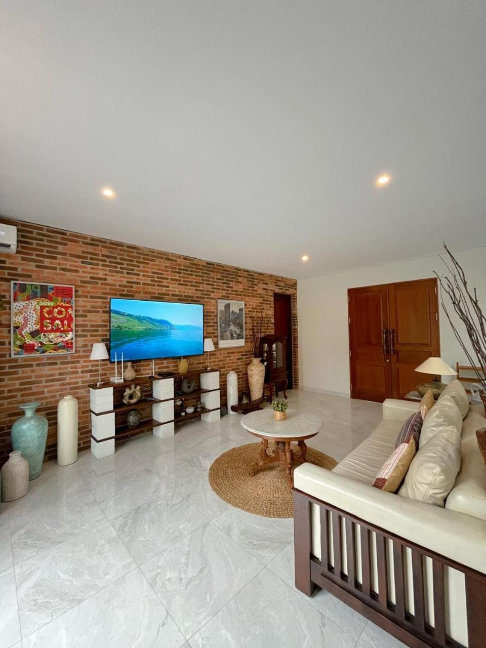 Communal lounge/ TV room, TV and multimedia, Living room, Seating area