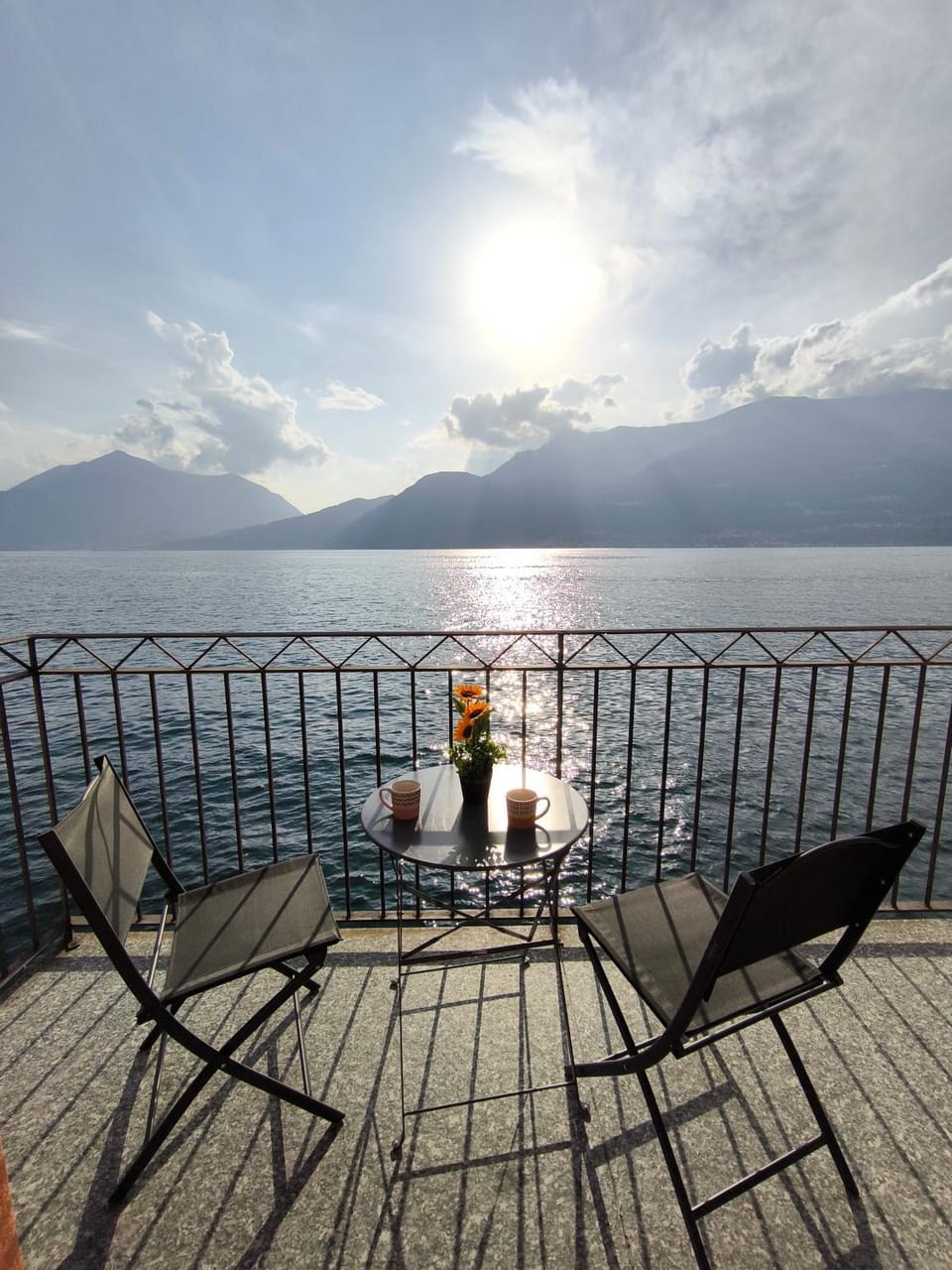 Day, Natural landscape, View (from property/room), Balcony/Terrace, Living room, Dining area, Lake view, Mountain view
