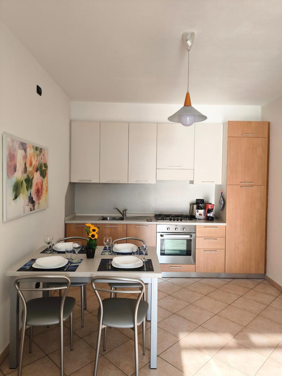 Kitchen or kitchenette, Dining area, oven, stove