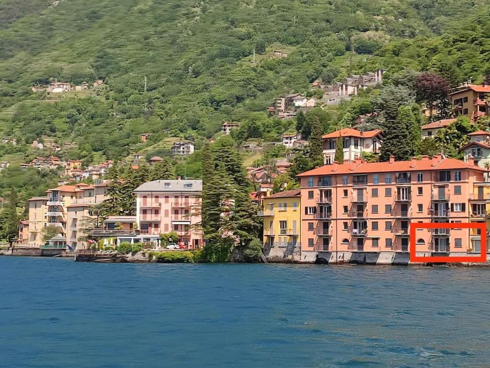 Property building, Day, Natural landscape, City view, Lake view, Mountain view