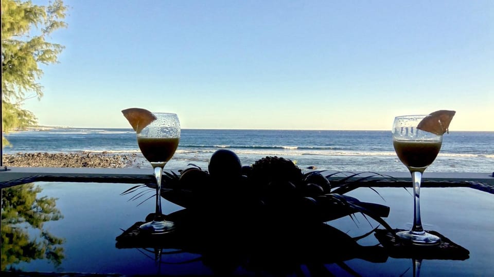 Day, Natural landscape, Dining area, Beach, Sea view