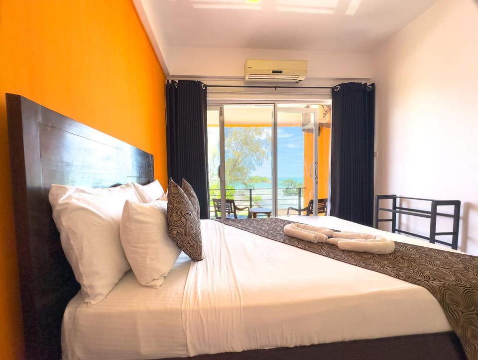 Bed, Bedroom, air conditioner