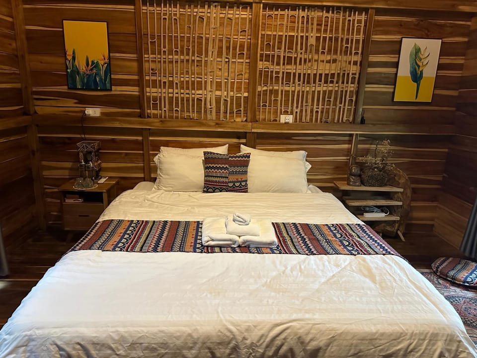 Bed, Photo of the whole room