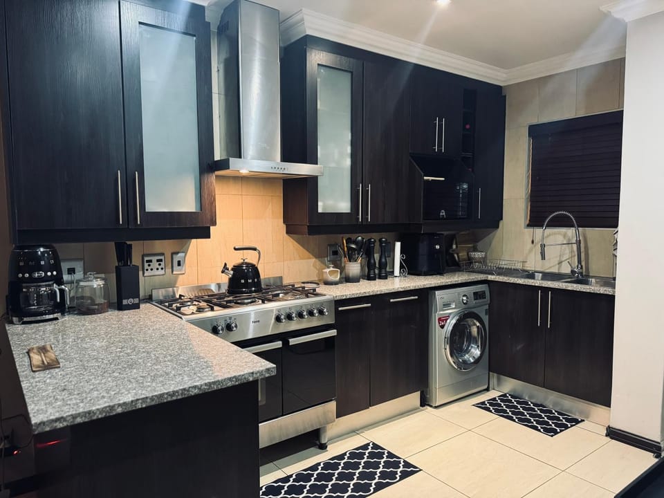 All Suite on 14th Apartment in Roodepoort