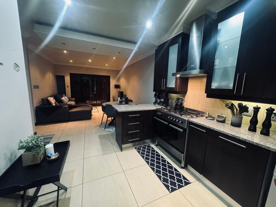 All Suite on 14th Apartment in Roodepoort