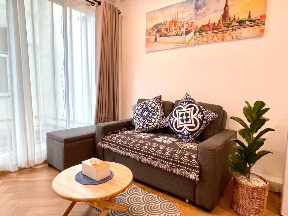 Great relaxing in oldtown, Entire floor, near Grand Palace Apartment in Bangkok