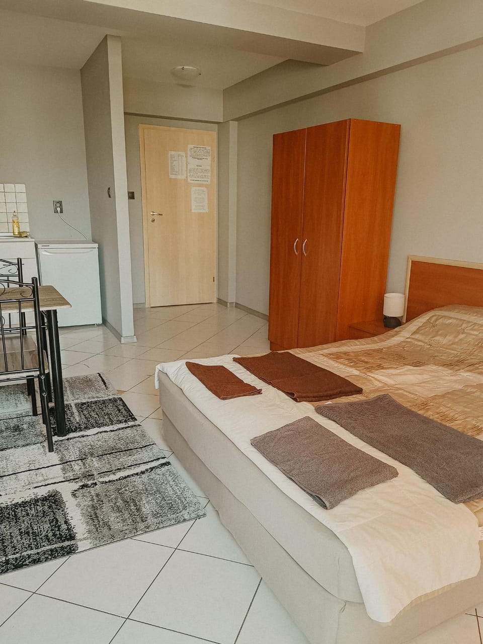 Bed, Kitchen or kitchenette, Photo of the whole room, Bedroom, wardrobe
