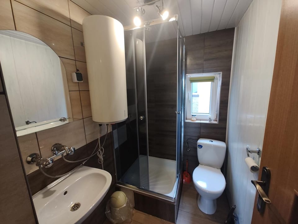 Shower, Toilet, Bathroom