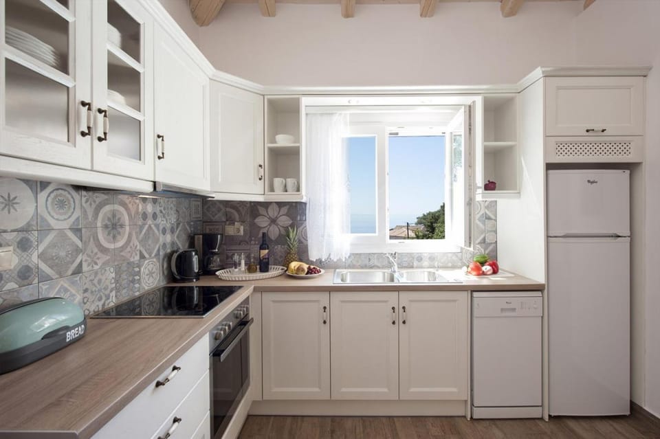 The cottage, Nissaki, Kaminaki Beach Villa in Corfu, Greece