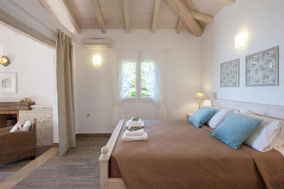 The cottage, Nissaki, Kaminaki Beach Villa in Corfu, Greece