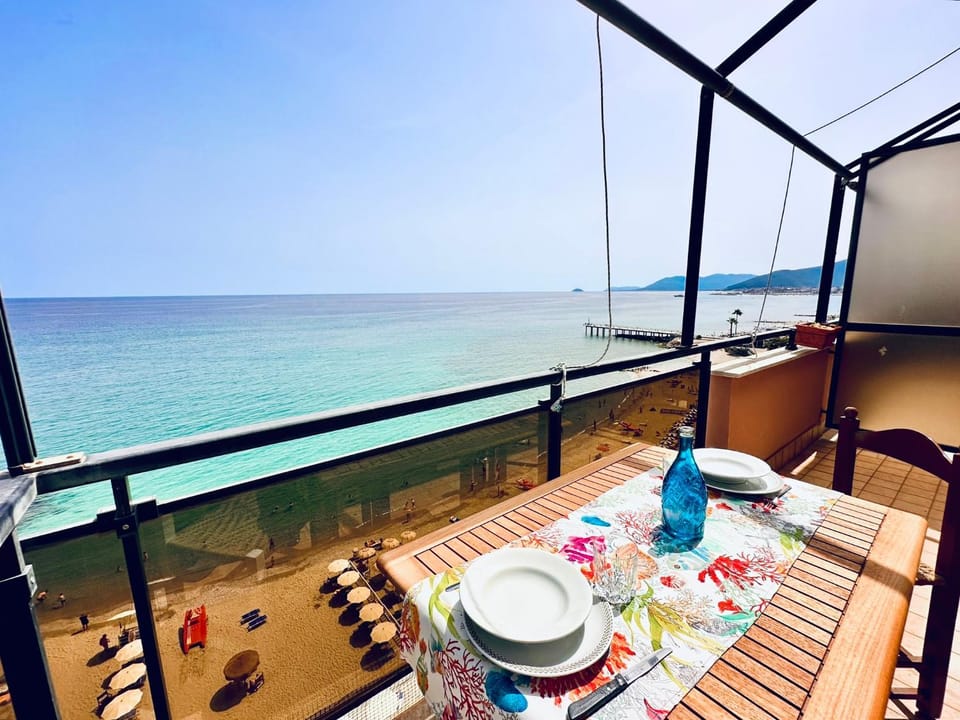 Hostdomus - Mare Suite Apartment in Pietra Ligure
