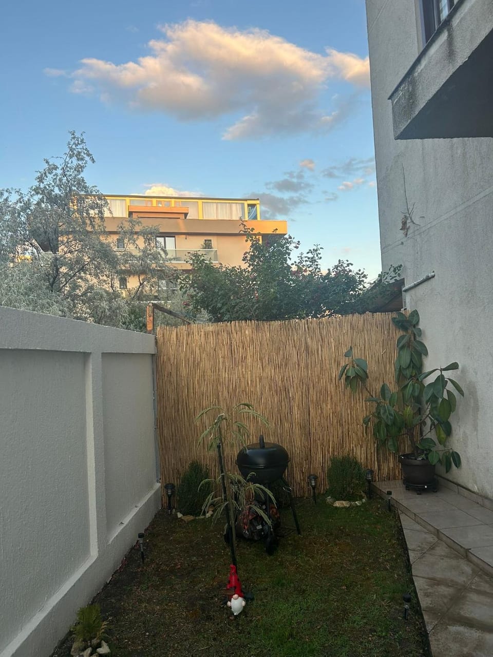 Property building, Day, Garden, Garden view