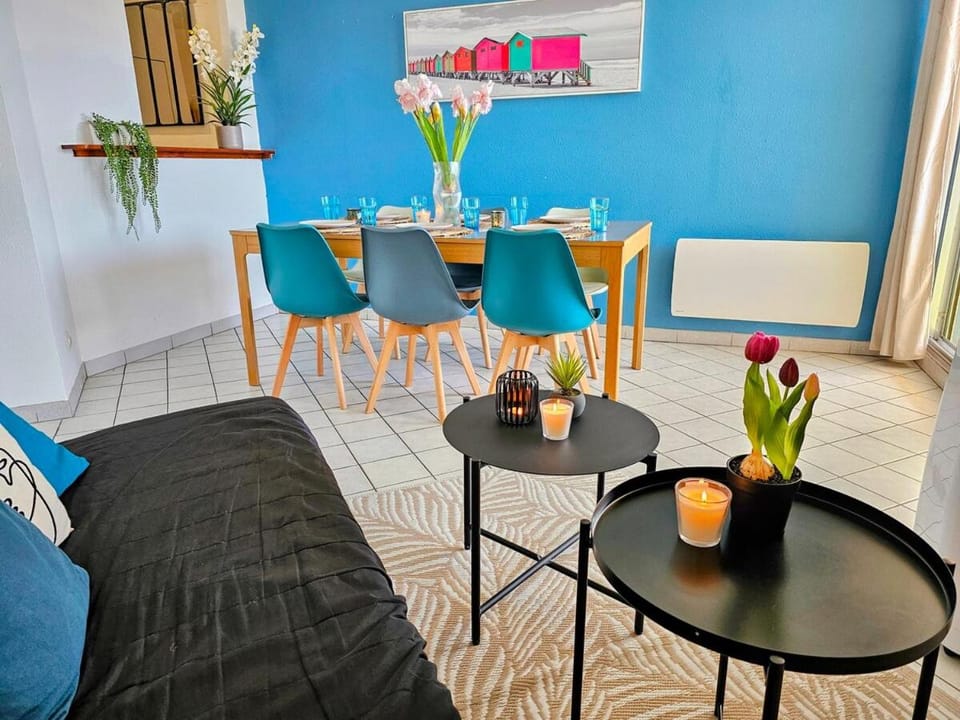 LE MARTY 7 Vue Mer Centre Terrasse Garage Piscine Climatisation Apartment in Occitanie