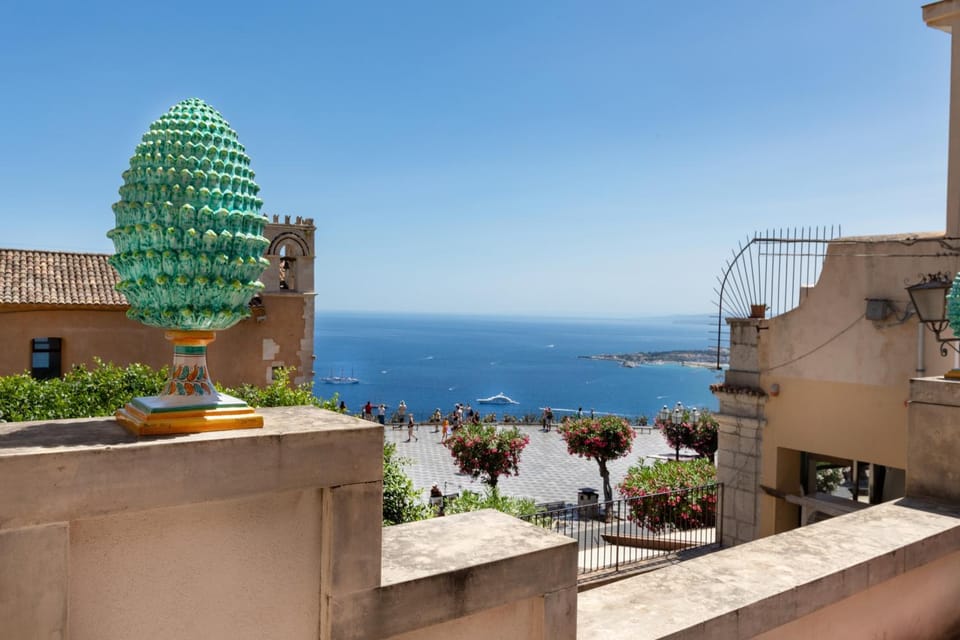 Nearby landmark, Day, Natural landscape, View (from property/room), Balcony/Terrace, Balcony/Terrace, Sea view