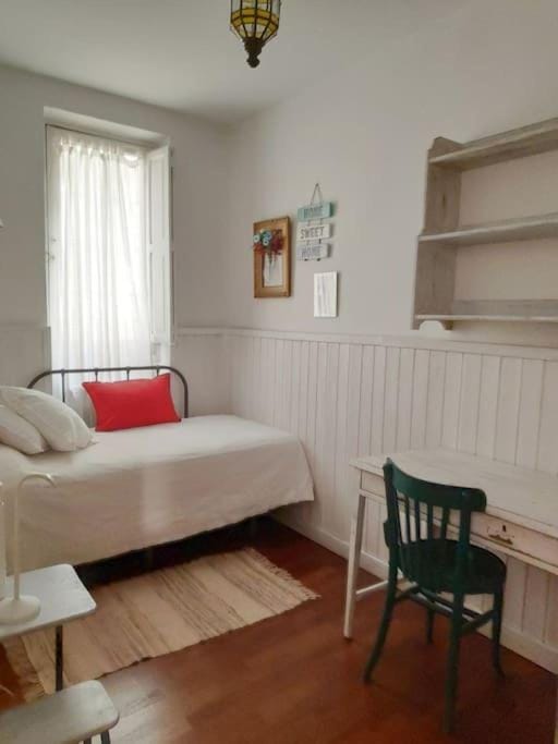 Precioso piso en zona centro - Alcalá1 Apartment in Madrid