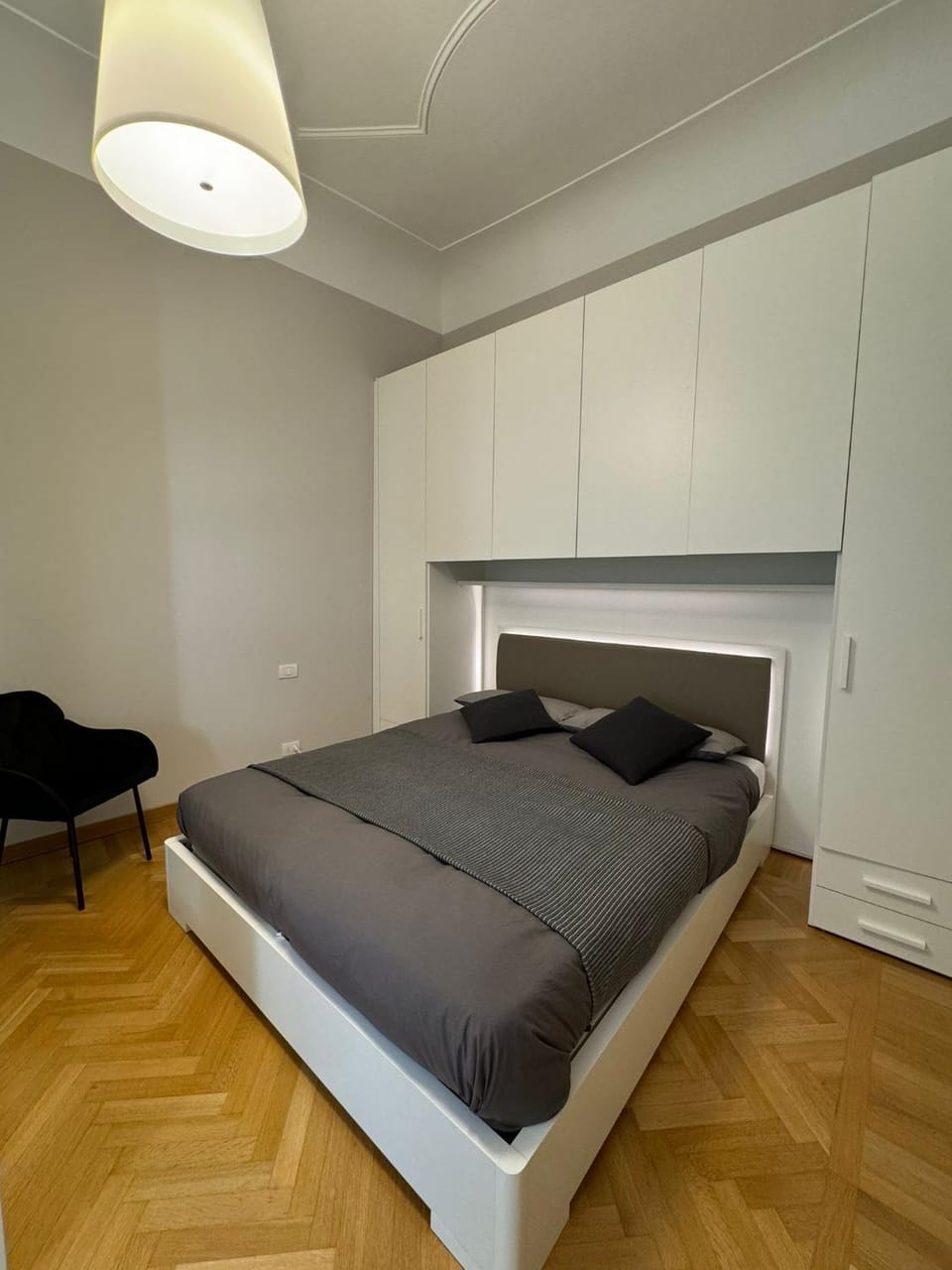 Bed, Photo of the whole room