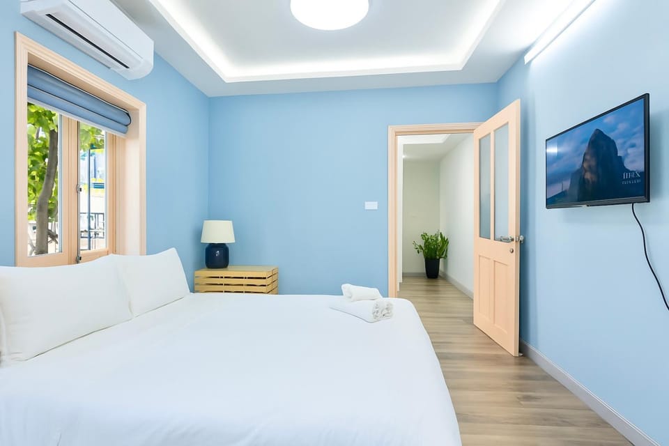 Bed, TV and multimedia, Photo of the whole room, Bedroom, air conditioner