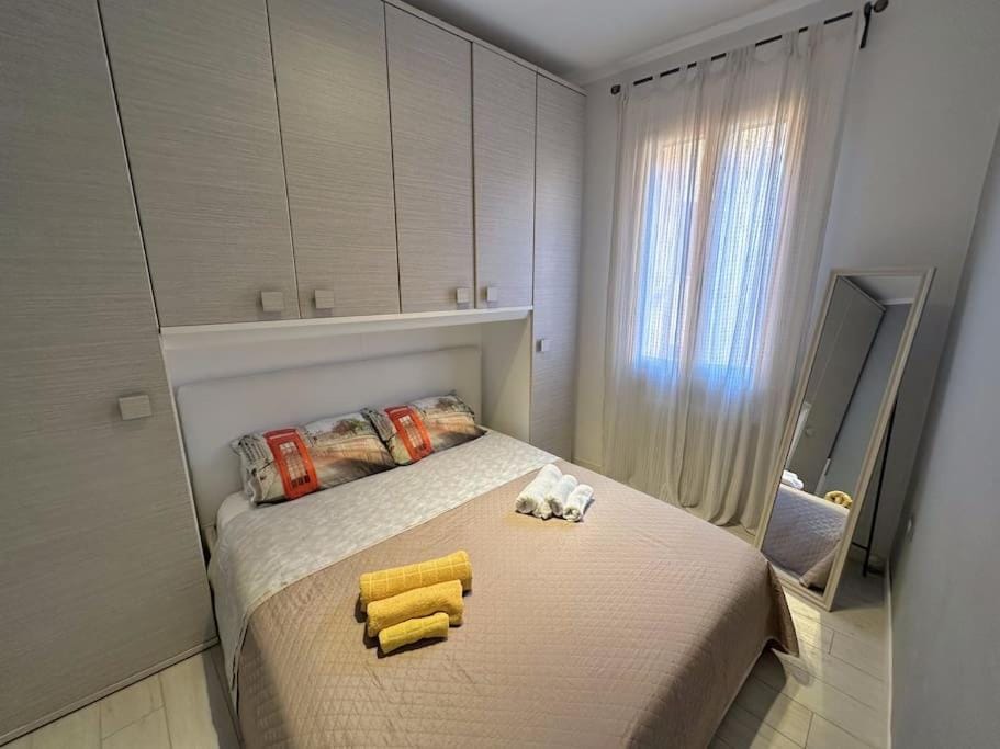 Bed, Photo of the whole room, Bedroom, towels, wardrobe