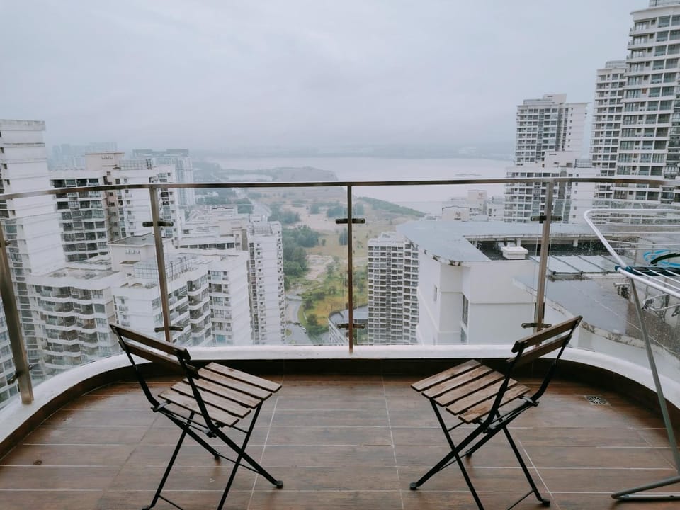 Property building, Day, Natural landscape, View (from property/room), Balcony/Terrace, Seating area, City view