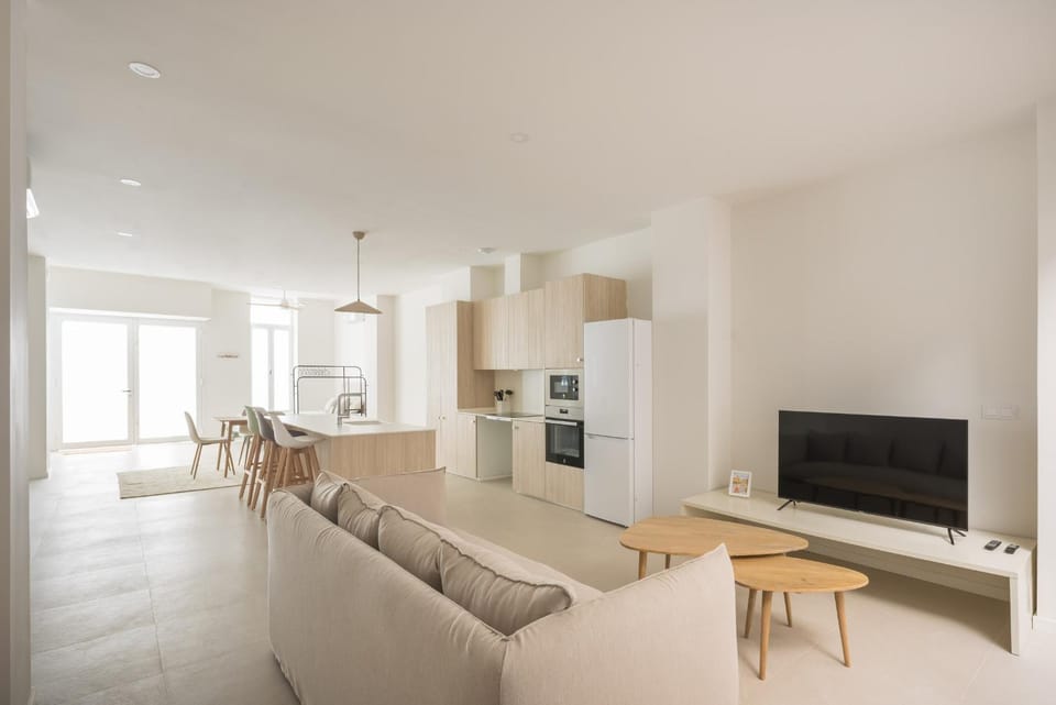 TV and multimedia, Kitchen or kitchenette, Living room, Seating area, Dining area, Evening entertainment, dishwasher, oven, stove