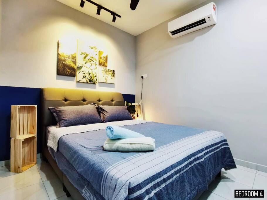 11pax5br Modern 5mins Ipoh Town wPoolTable Apartment in Ipoh