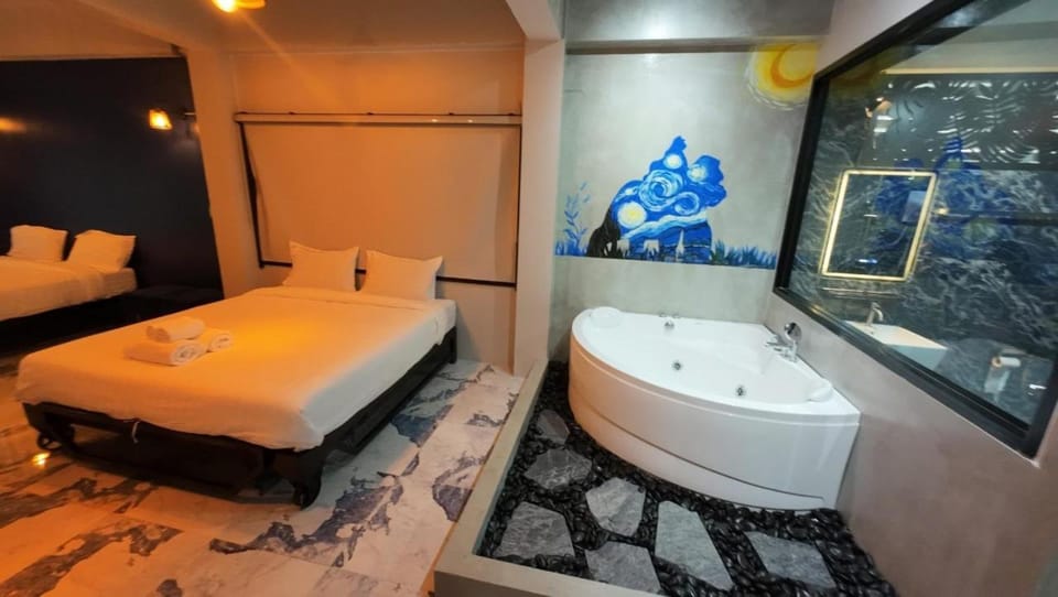 MonkeyArt Hotel&Cafe Bed and Breakfast in Laos