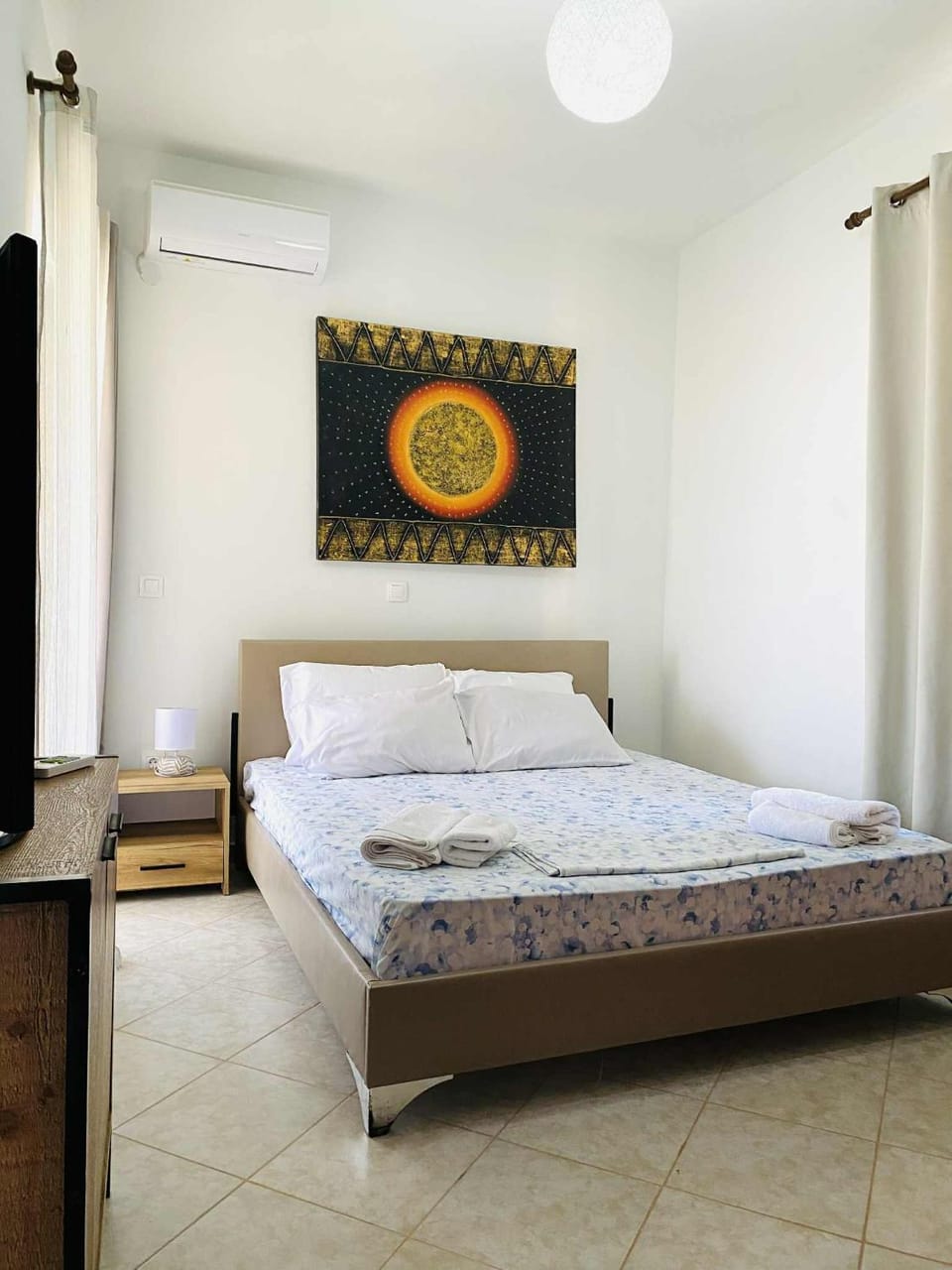 TV and multimedia, Photo of the whole room, Bedroom, air conditioner