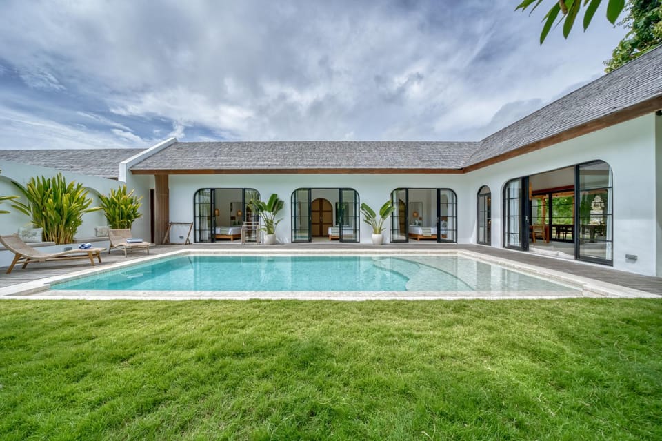 Property building, Swimming pool