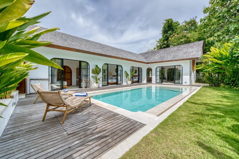 Property building, Swimming pool