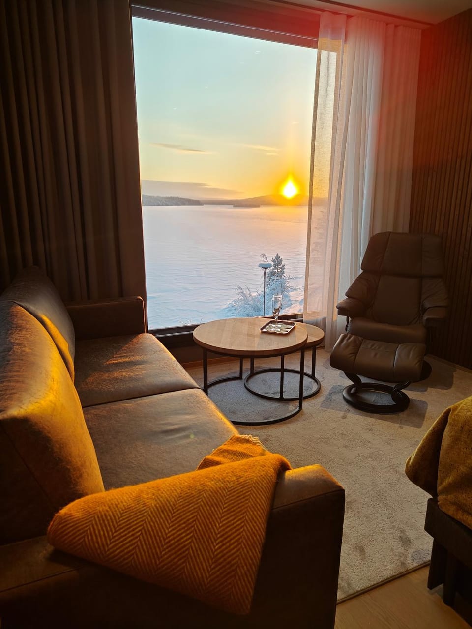 Living room, Sunrise