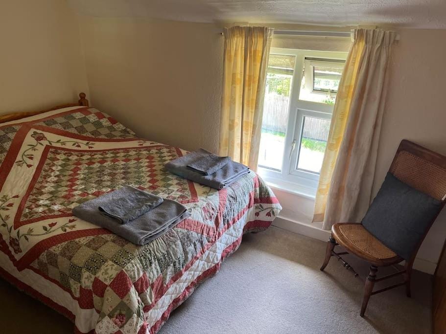 Bedroom, towels