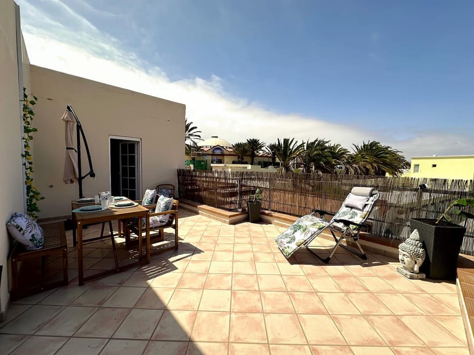 Day, View (from property/room), Balcony/Terrace, Seating area, Dining area, Sunrise, internet, sunbed