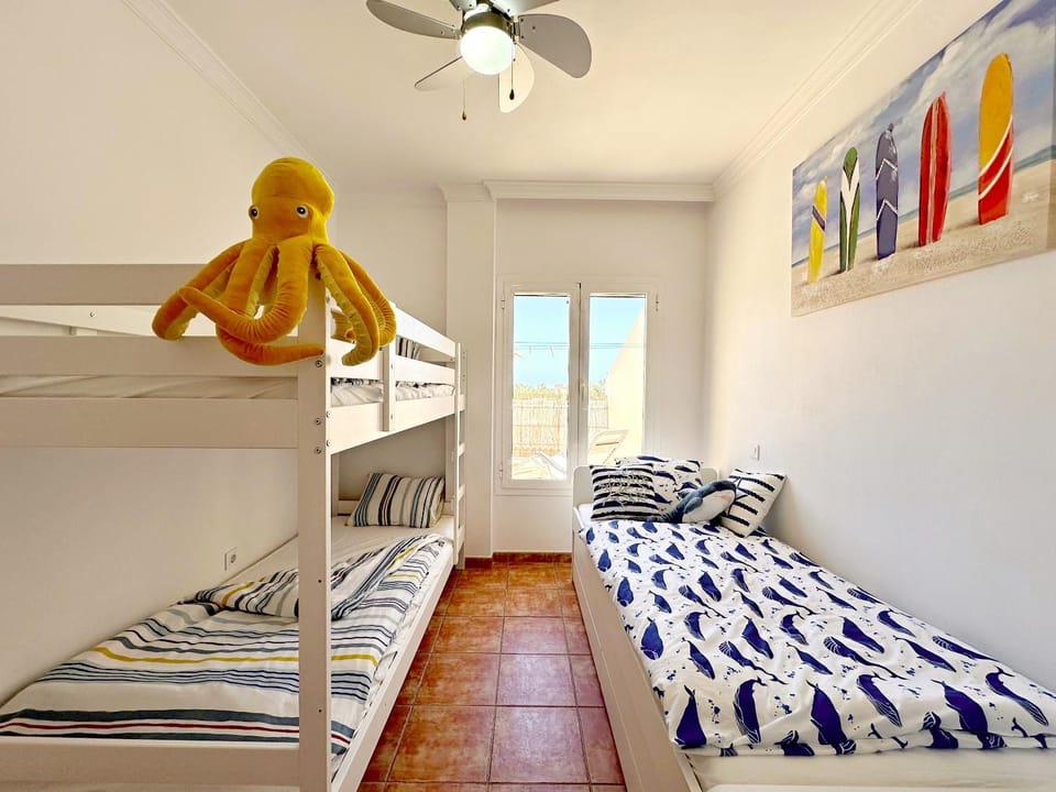 Bed, Photo of the whole room, Bedroom, children, young children, older children, bunk bed, internet, wardrobe