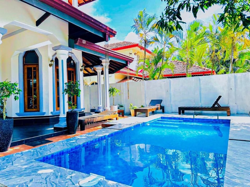 Elisach Serenity House - 4 BHK Villa in Sri Lanka - near to Airport Villa in Negombo