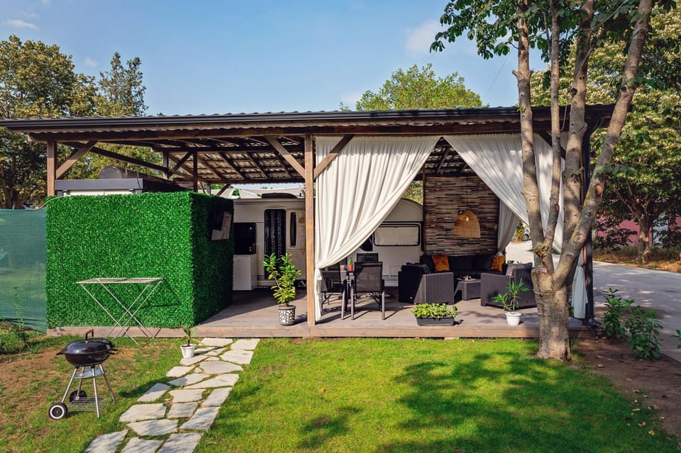 Day, Garden