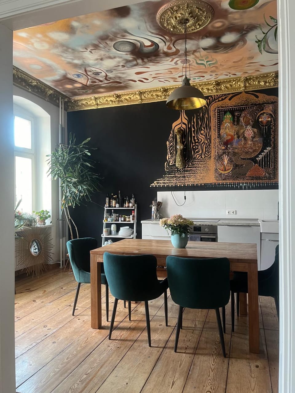 Seating area, Dining area